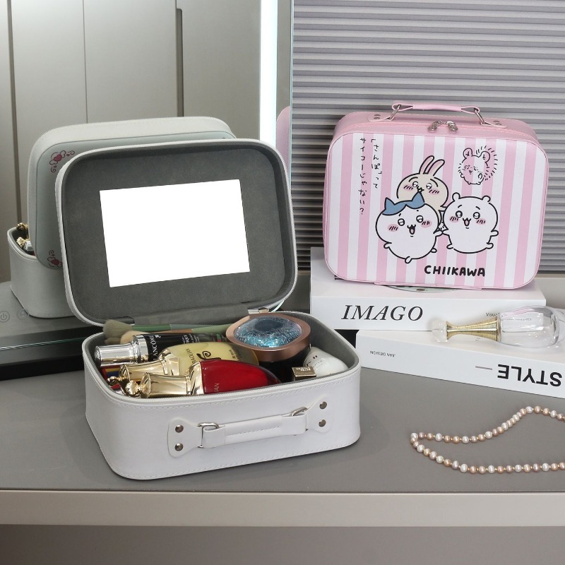 アニメちいかわうさぎ化粧品バッグポータブルスキンケアメイクア - Travel Accessories For Japan Trip のレビューと価格