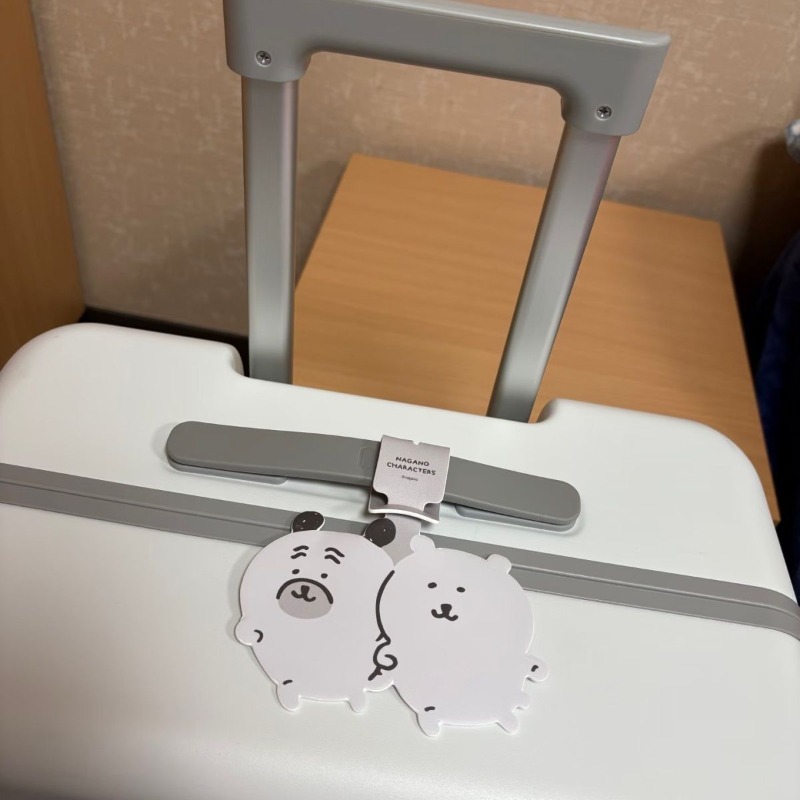 アニメちいかわジョークベア荷物タグ紛失防止厚みのある素材丈夫 - Travel Accessories For Japan Trip のレビューと価格