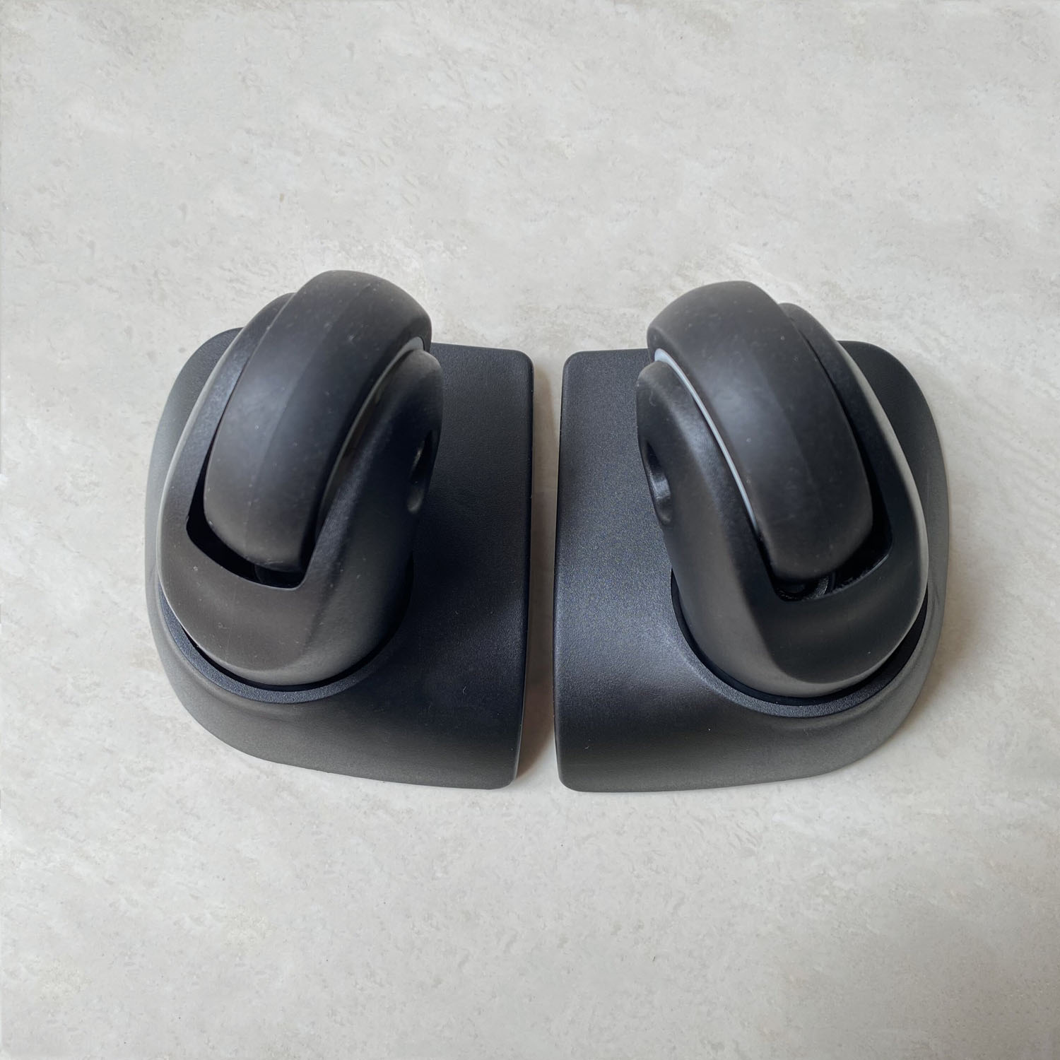 スーツケースホイール交換用 V22 U25 D-256 JD - Travel Accessories Samsonite のレビューと価格