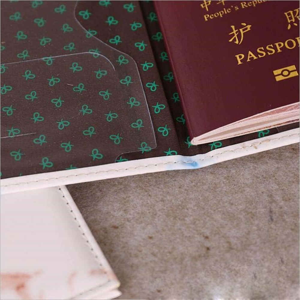 男性と女性のためのPUレザーパスポートカバー、旅行パスポート - Travel Accessories Pouch For Men のレビューと価格