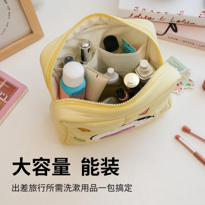 クレヨンしんちゃん ふわふわ化粧品バッグ 大容量 かわいい漫 - Travel Accessories For Japan Trip のレビューと価格